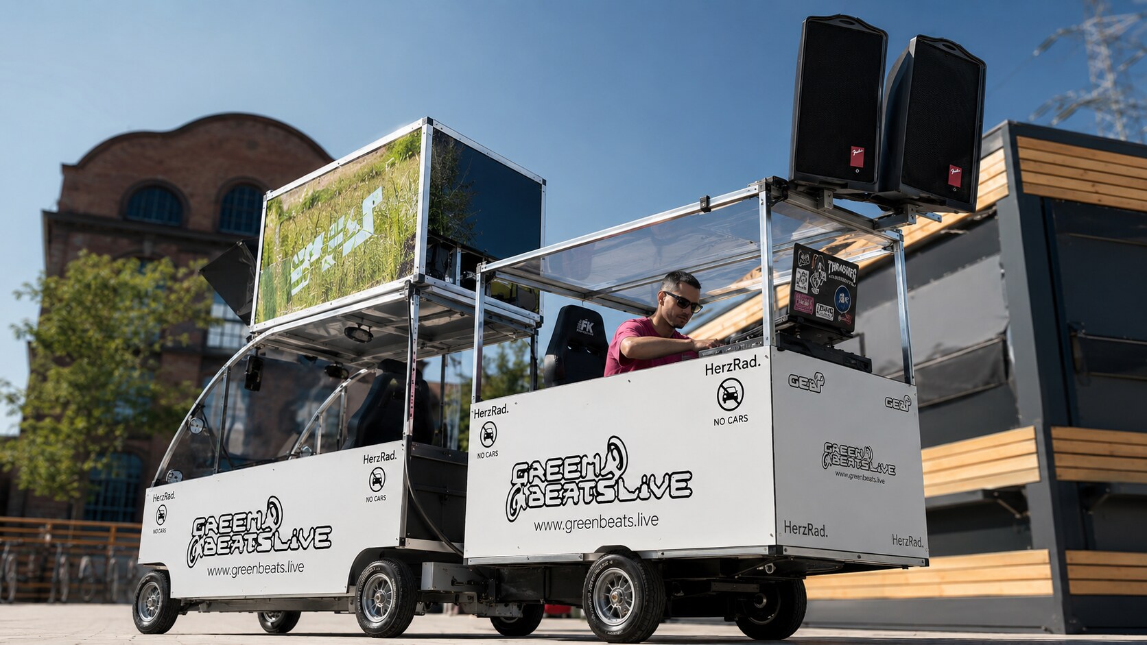HerzRad GreenBeatsLive Event — mobiles DJ-Setup mit Soundanlage